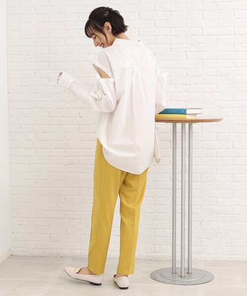 Cutie Blonde（キューティーブロンド）の「◆【2WAY】着こなし自由自在。肩ボタンマルチシャツ（シャツ/ブラウス・レディース・オフホワイト/ダークブラウン系2/黄緑系/チャコール・00）」の19枚目の写真