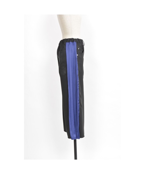 gomme（ゴム）の「ウォームＰツイル　Ｓプリーツパンツ（その他パンツ・レディース・ブラック/カーキ/ブルー・MEDIUM）」の12枚目の写真