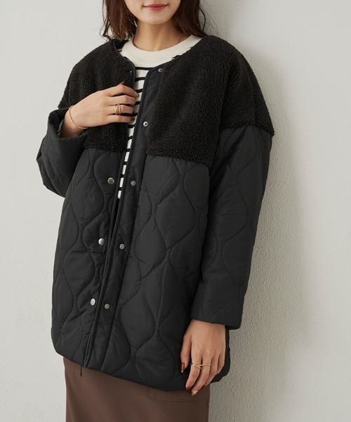 CLEARIMPRESSION （クリアインプレッション）の「ボア切替ノーカラーキルティングジャケット（ブルゾン・レディース・グレイッシュベージュ/ブラック・FREE）」の3枚目の写真