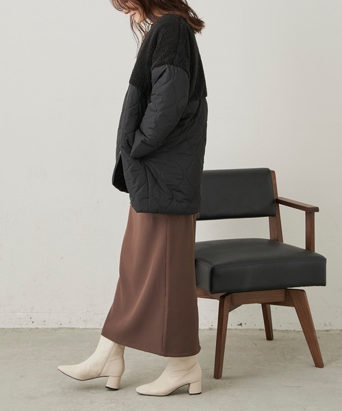 CLEARIMPRESSION （クリアインプレッション）の「ボア切替ノーカラーキルティングジャケット（ブルゾン・レディース・グレイッシュベージュ/ブラック・FREE）」の9枚目の写真