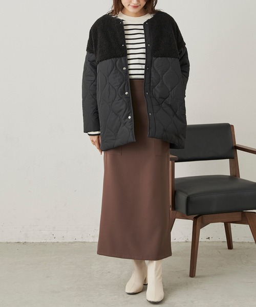 CLEARIMPRESSION （クリアインプレッション）の「ボア切替ノーカラーキルティングジャケット（ブルゾン・レディース・グレイッシュベージュ/ブラック・FREE）」の8枚目の写真