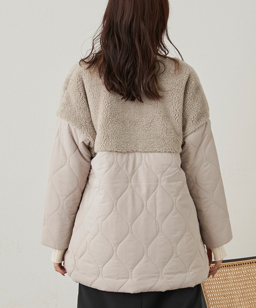 CLEARIMPRESSION （クリアインプレッション）の「ボア切替ノーカラーキルティングジャケット（ブルゾン・レディース・グレイッシュベージュ/ブラック・FREE）」の18枚目の写真