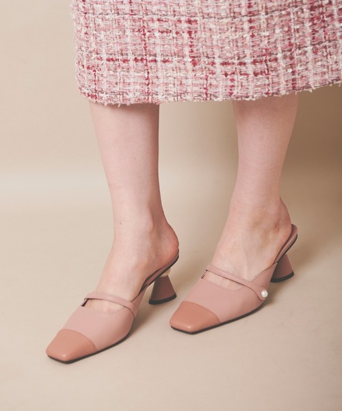 31 Sons de mode（トランテアン　ソン　ドゥ　モード）の「バイカラーミュール（パンプス・レディース・ダークブラウン/ベージュ/ピンク・S/M/L）」の3枚目の写真