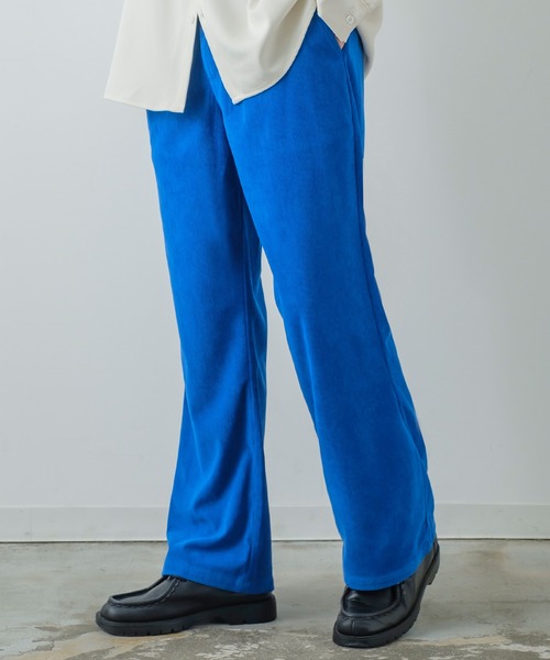 improves（インプローブス）の「【improves】コーデュロイ フレアカット カラーパンツ（スラックス・メンズ・グレイッシュブルー/レンガ/グリーン/イエロー/ブルー/オフホワイト/ブラック・SMALL/MEDIUM/LARGE）」の4枚目の写真