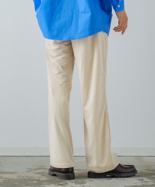 improves（インプローブス）の「【improves】コーデュロイ フレアカット カラーパンツ（スラックス・メンズ・グレイッシュブルー/レンガ/グリーン/イエロー/ブルー/オフホワイト/ブラック・SMALL/MEDIUM/LARGE）」の10枚目の写真