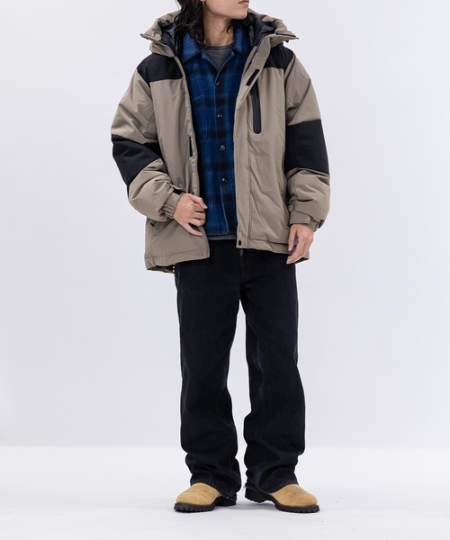 JOHN'S CLOSET（ジョンズクローゼット）の「【13】中綿切替フードジャケット（ダウンジャケット/コート・メンズ・レッド/ホワイト/ブルー系その他/ブラック/チャコールグレー/ベージュ・MEDIUM/LARGE/X-LARGE）」の8枚目の写真