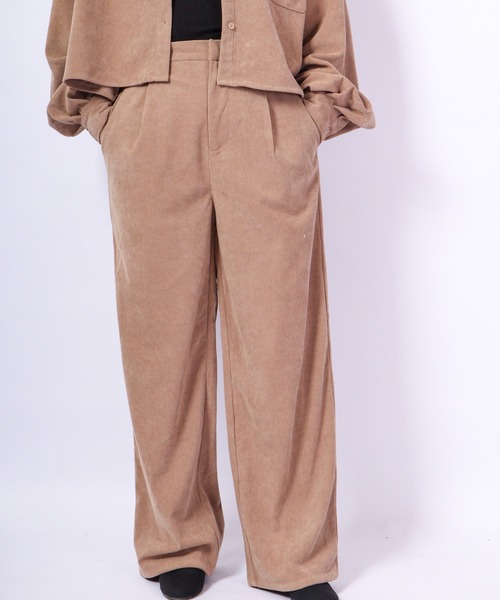 Chiaro（キアロ）の「Chiaro コーデュロイ タックパンツ（その他パンツ・レディース・ブラウン/ベージュ・FREE）」の2枚目の写真