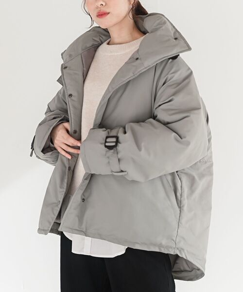 rps（アールピーエス）の「スタンドベルト中綿ジャケット（ダウンジャケット/コート・レディース・ブラック/アイボリー/ライトカーキ・M）」の3枚目の写真