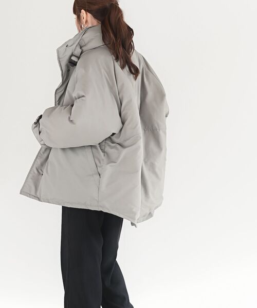 rps（アールピーエス）の「スタンドベルト中綿ジャケット（ダウンジャケット/コート・レディース・ブラック/アイボリー/ライトカーキ・M）」の21枚目の写真