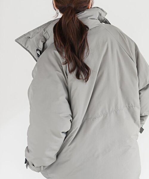 rps（アールピーエス）の「スタンドベルト中綿ジャケット（ダウンジャケット/コート・レディース・ブラック/アイボリー/ライトカーキ・M）」の6枚目の写真