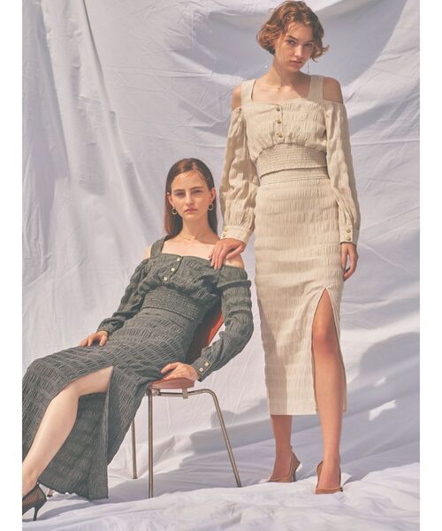 RESEXXY（リゼクシー）の「ギンガムチェッククロップドブラウス【セットアップ着用可能】（シャツ/ブラウス・レディース・ホワイト/ブラック/ベージュ・FREE）」の6枚目の写真