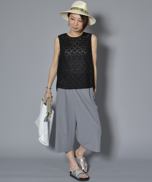 AMERICAN RAG CIE（アメリカンラグシー）の「コットンレースノースリーブブラウス/207-AJI-L151-BU100（シャツ/ブラウス・レディース・ホワイト/ブラック・FREE）」の11枚目の写真