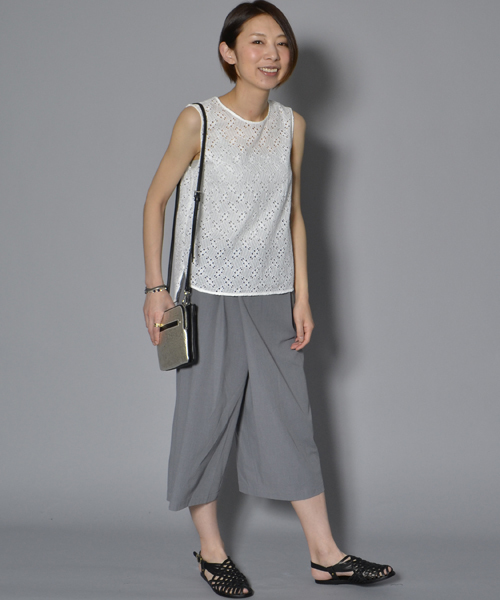 AMERICAN RAG CIE（アメリカンラグシー）の「コットンレースノースリーブブラウス/207-AJI-L151-BU100（シャツ/ブラウス・レディース・ホワイト/ブラック・FREE）」の12枚目の写真