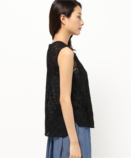 AMERICAN RAG CIE（アメリカンラグシー）の「コットンレースノースリーブブラウス/207-AJI-L151-BU100（シャツ/ブラウス・レディース・ホワイト/ブラック・FREE）」の4枚目の写真