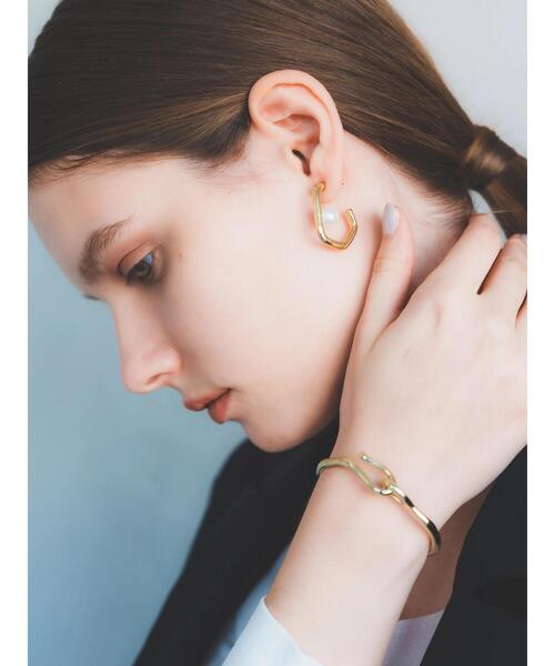 YECCA VECCA（イェッカヴェッカ）の「ニュアンスメタルバングル（バングル/リストバンド・レディース・ゴールド/シルバー・FREE）」の3枚目の写真