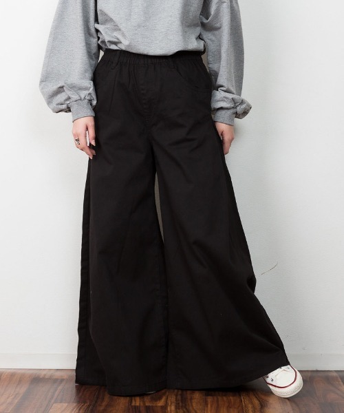 atONE(アットワン)の「atONE ウエストゴムツイルバギーパンツ(その他パンツ・レディース・ブラック/カーキ/ベージュ・L/LL/3L/4L/M)」の2枚目の写真