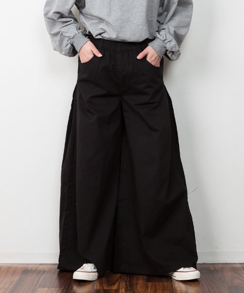 atONE(アットワン)の「atONE ウエストゴムツイルバギーパンツ(その他パンツ・レディース・ブラック/カーキ/ベージュ・L/LL/3L/4L/M)」の4枚目の写真
