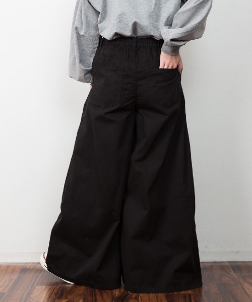 atONE(アットワン)の「atONE ウエストゴムツイルバギーパンツ(その他パンツ・レディース・ブラック/カーキ/ベージュ・L/LL/3L/4L/M)」の6枚目の写真