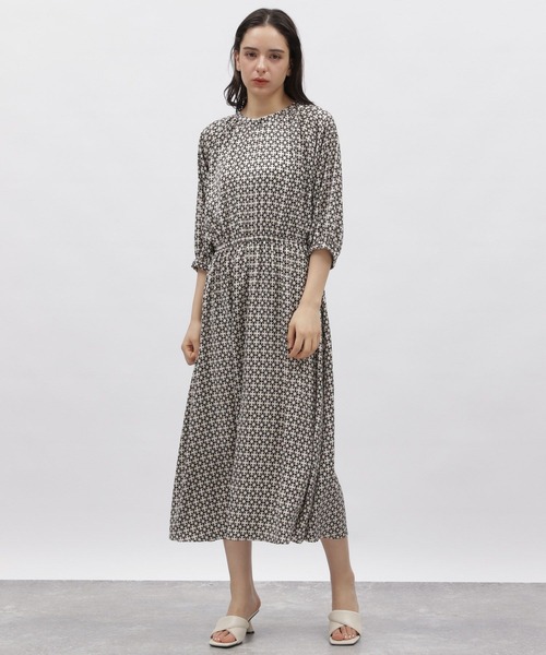 LAKOLE（ラコレ）の「レトロプリントドレス / 188289（ワンピース・レディース・グリーン/ベージュ・MEDIUM/SMALL）」の2枚目の写真