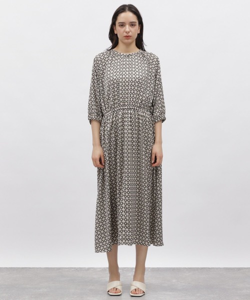 LAKOLE（ラコレ）の「レトロプリントドレス / 188289（ワンピース・レディース・グリーン/ベージュ・MEDIUM/SMALL）」の7枚目の写真