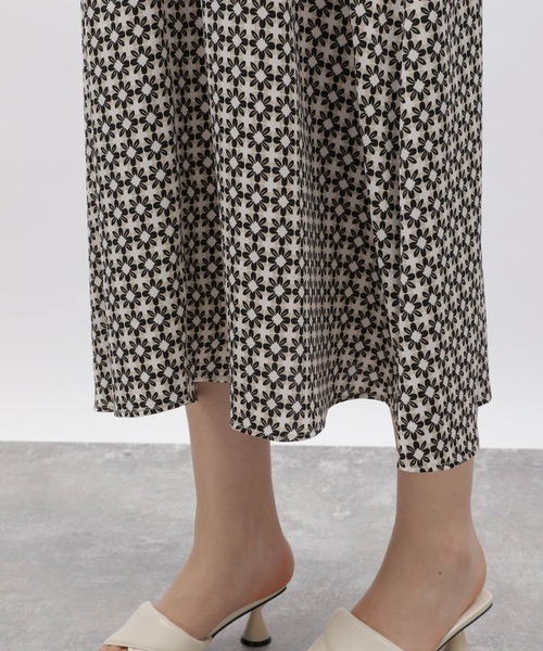 LAKOLE（ラコレ）の「レトロプリントドレス / 188289（ワンピース・レディース・グリーン/ベージュ・MEDIUM/SMALL）」の14枚目の写真