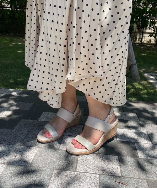 Riz raffinee（リズラフィーネ）の「ダブルストラップウエッジサンダル（サンダル・レディース・シルバー系その他/その他18/アイボリー・S/M/L）」の3枚目の写真