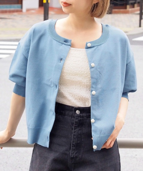 tiptop（ティップトップ）の「【ZOZO限定アイテム】パール釦半袖カーディガン（カーディガン/ボレロ・レディース・ブラック/ホワイト系その他/アイボリー/ライトグリーン/サックスブルー/レッド・FREE）」の5枚目の写真