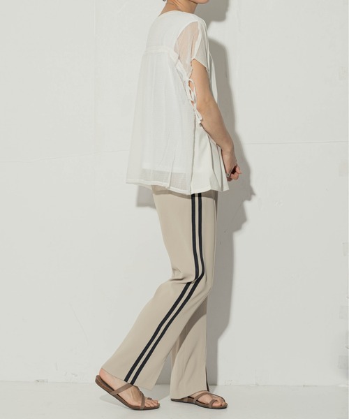 ottilie(オティーリエ)の「tricot tricot ドロストプルオーバー ★(Tシャツ/カットソー・レディース・オフホワイト/ベージュ/イエロー・FREE)」の9枚目の写真