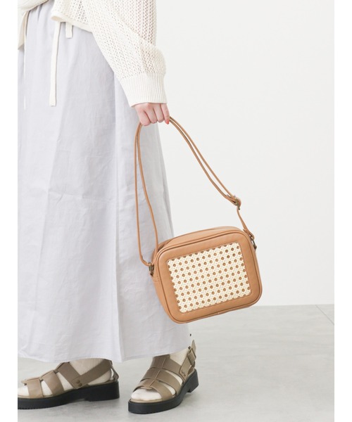ehka sopo（エヘカソポ）の「カゴメ編みショルダーバッグ（ハンドバッグ・レディース・ベージュ/キャメル/ブラック・ﾌﾘ-）」の3枚目の写真