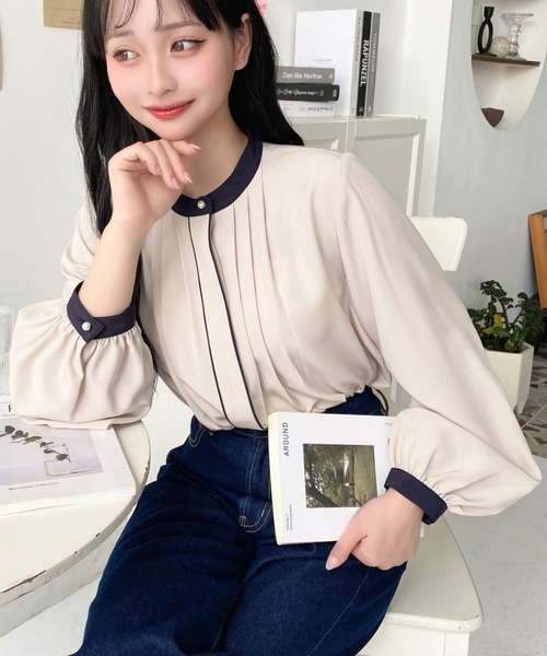 moment+（モーメントプラス）の「フロントタックバイカラーデザイン