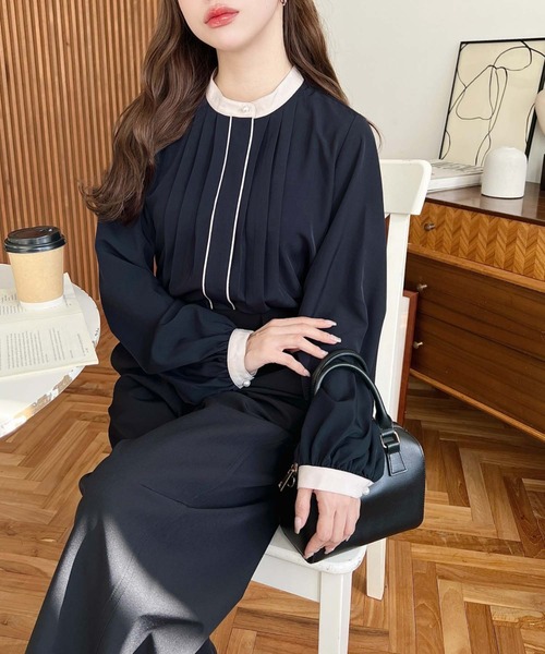 moment+（モーメントプラス）の「フロントタックバイカラーデザイン