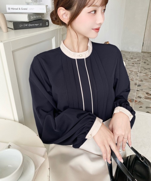 美品 TONAL トーナル ウォームツイルバイカラーフロントタックブラウス TONAL（トーナル）の「ウォームツイルバイカラーフロントタック