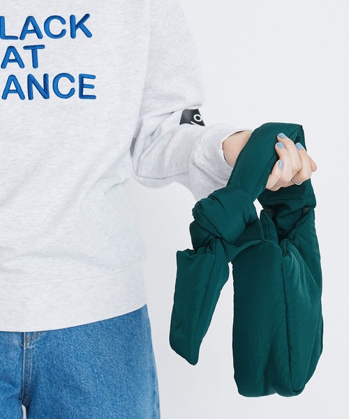 I am I in fact...(アイアムアイインファクト)の「PADDED mini BAG(ハンドバッグ・レディース・ブラック/ホワイト/ピンク/グリーン・FREE)」の14枚目の写真