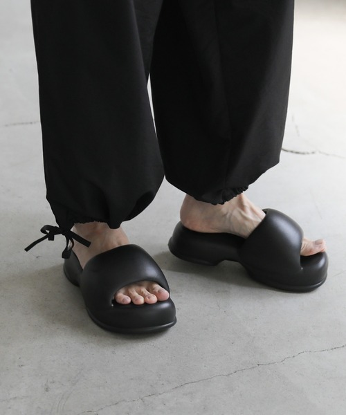 select MOCA（セレクトモカ）の「エアリーボリュームサンダル（サンダル・レディース・ブラック・SMALL/MEDIUM/LARGE）」の8枚目の写真