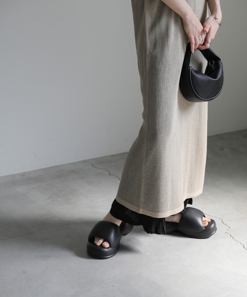 select MOCA（セレクトモカ）の「エアリーボリュームサンダル（サンダル・レディース・ブラック・SMALL/MEDIUM/LARGE）」の14枚目の写真