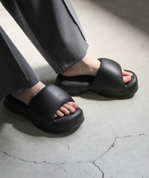 select MOCA（セレクトモカ）の「エアリーボリュームサンダル（サンダル・レディース・ブラック・SMALL/MEDIUM/LARGE）」の7枚目の写真