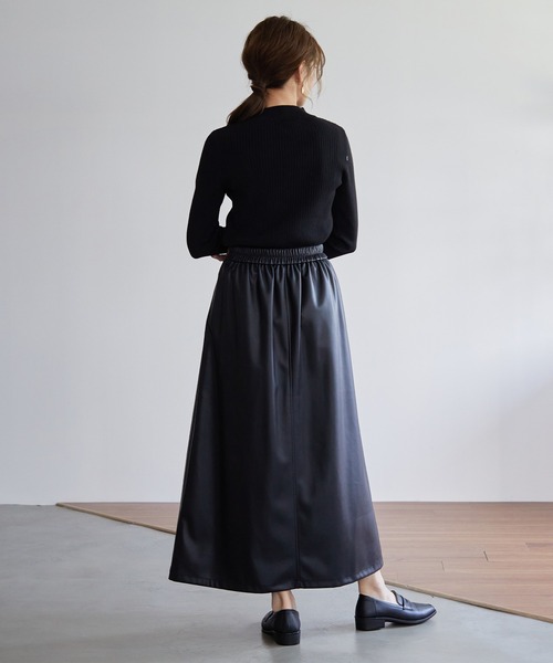 for/c（フォーシー）の「エコレザーフレアスカート【サスティナブル】（スカート・レディース・ブラック・M/L）」の8枚目の写真