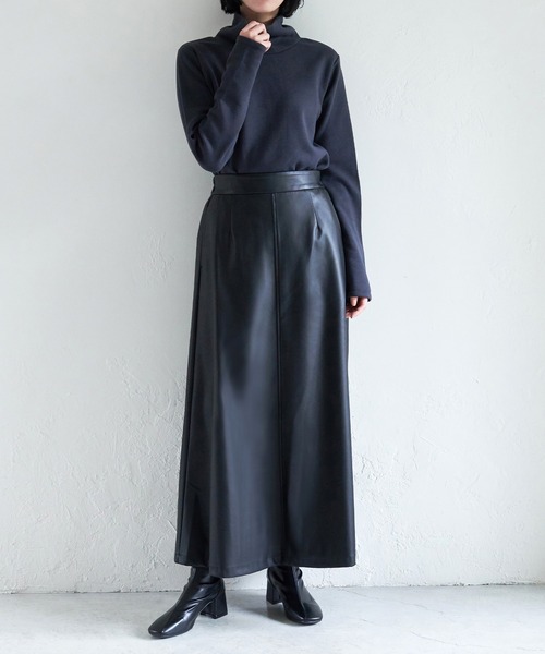 for/c（フォーシー）の「エコレザーフレアスカート【サスティナブル】（スカート・レディース・ブラック・M/L）」の4枚目の写真