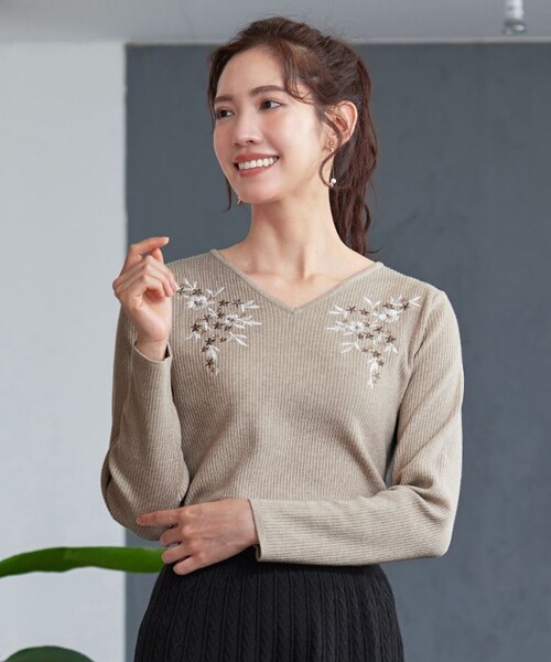 Tiaclasse（ティアクラッセ）の「【洗える】刺繍リブニットトップス（ニット/セーター・レディース・ブラック/ベージュ/ネイビー/ピンク・XXL/XL）」の20枚目の写真