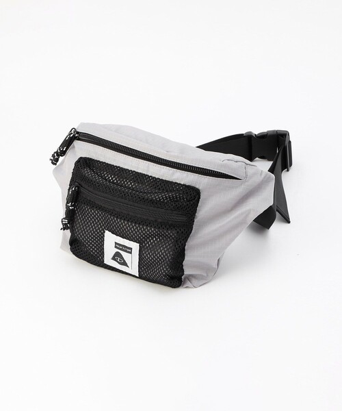 POLeR（ポーラー）の「POLeR×FREAK'S STORE/ポーラー×フリークスストア 別注 STUFFABLE FANNY PACK/スタッファブルファニーパック（ショルダーバッグ・レディース・ブラック/グレー・ONE SIZE）」の3枚目の写真