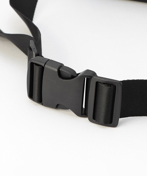 POLeR（ポーラー）の「POLeR×FREAK'S STORE/ポーラー×フリークスストア 別注 STUFFABLE FANNY PACK/スタッファブルファニーパック（ショルダーバッグ・レディース・ブラック/グレー・ONE SIZE）」の7枚目の写真