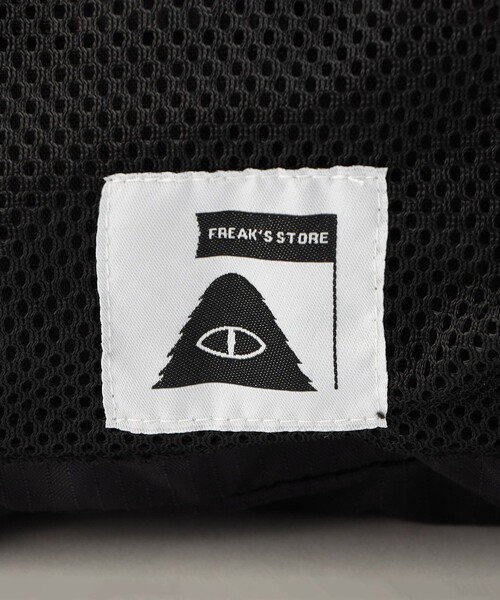 POLeR（ポーラー）の「POLeR×FREAK'S STORE/ポーラー×フリークスストア 別注 STUFFABLE FANNY PACK/スタッファブルファニーパック（ショルダーバッグ・レディース・ブラック/グレー・ONE SIZE）」の8枚目の写真