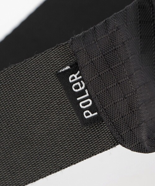 POLeR（ポーラー）の「POLeR×FREAK'S STORE/ポーラー×フリークスストア 別注 STUFFABLE FANNY PACK/スタッファブルファニーパック（ショルダーバッグ・レディース・ブラック/グレー・ONE SIZE）」の9枚目の写真