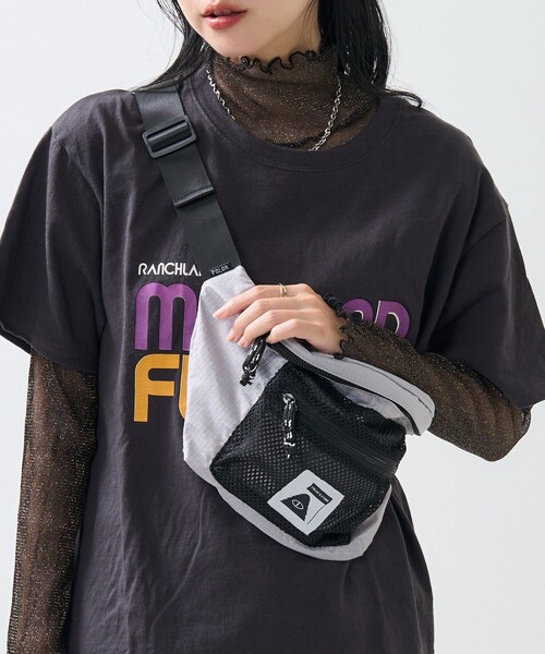 POLeR（ポーラー）の「POLeR×FREAK'S STORE/ポーラー×フリークスストア 別注 STUFFABLE FANNY PACK/スタッファブルファニーパック（ショルダーバッグ・レディース・ブラック/グレー・ONE SIZE）」の12枚目の写真
