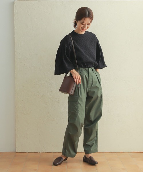 URBAN RESEARCH DOORS(アーバンリサーチドアーズ)の「コットン刺繍ボリュームスリーブブラウス(シャツ/ブラウス・レディース・オフホワイト/ブラック・MEDIUM)」の11枚目の写真