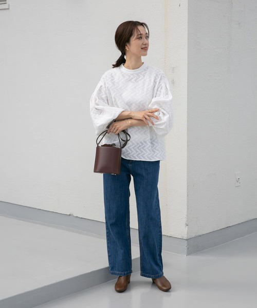 URBAN RESEARCH DOORS(アーバンリサーチドアーズ)の「コットン刺繍ボリュームスリーブブラウス(シャツ/ブラウス・レディース・オフホワイト/ブラック・MEDIUM)」の17枚目の写真