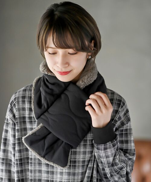 rps（アールピーエス）の「さしこみキルトマフラー（マフラー・レディース・カーキ/ブラック/ダークベージュ・フリー）」の2枚目の写真