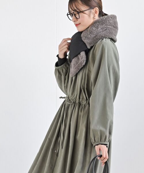 rps（アールピーエス）の「さしこみキルトマフラー（マフラー・レディース・カーキ/ブラック/ダークベージュ・フリー）」の4枚目の写真