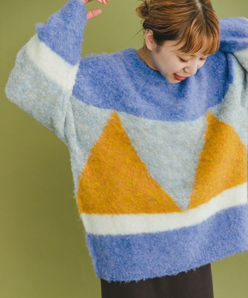 ITEMS URBANRESEARCH（アイテムズ アーバンリサーチ）の「『ユニセックス』ブークレモチーフニット（ニット/セーター・レディース・ブルー/キャメル/チャコールグレー・FREE）」の2枚目の写真