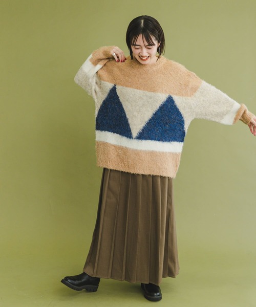 ITEMS URBANRESEARCH（アイテムズ アーバンリサーチ）の「『ユニセックス』ブークレモチーフニット（ニット/セーター・レディース・ブルー/キャメル/チャコールグレー・FREE）」の19枚目の写真